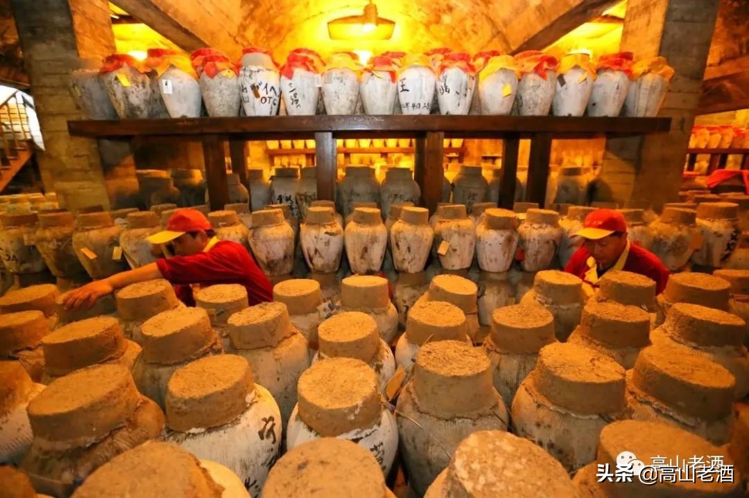 老酒发酸是什么原因,老酒有点变酸了还能喝吗