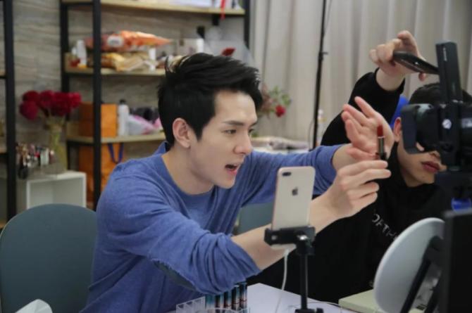 带货一哥李佳琦个人资料,带货一哥李佳琦简介