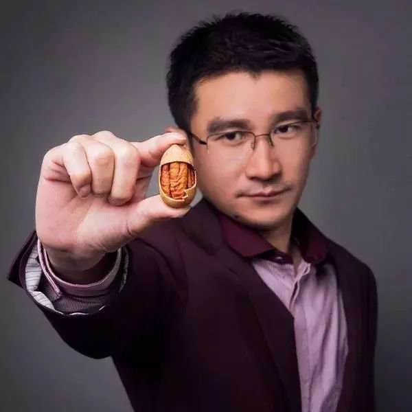 三只松鼠：章三疯的零食帝国，怎么了？