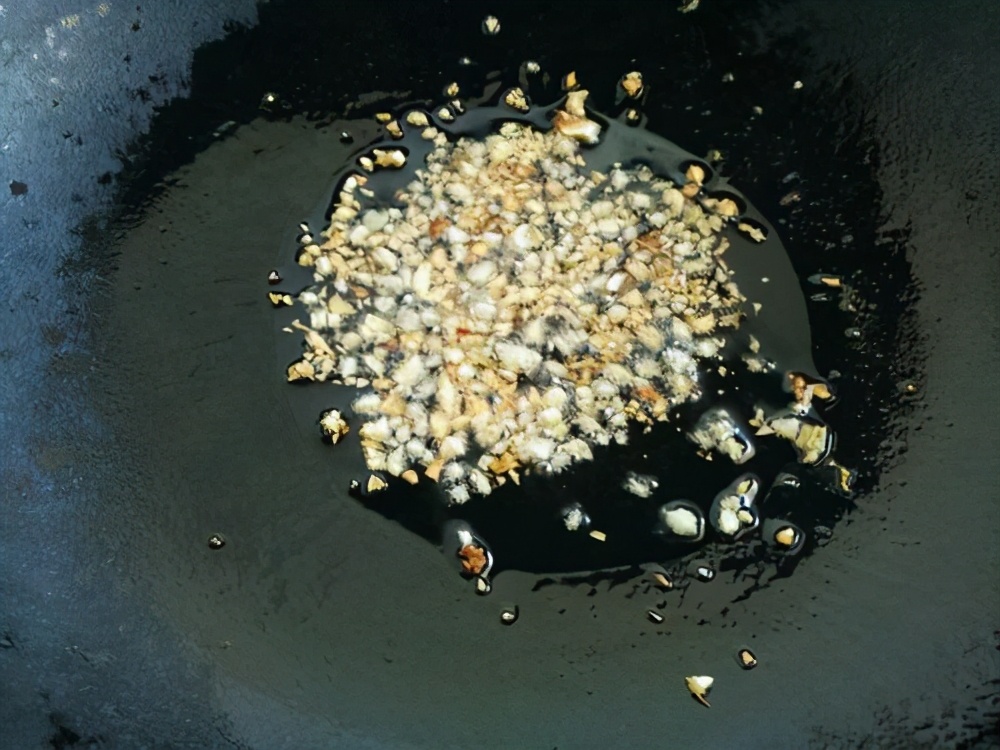 蒜蓉粉丝蒸扇贝做法扇贝怎么处理,已经蒸熟的扇贝能不能做蒜蓉扇贝