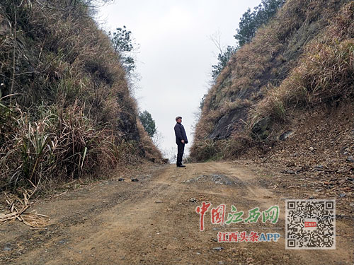 74岁“愚公”移山开路欠44万，还债14年至今在打工