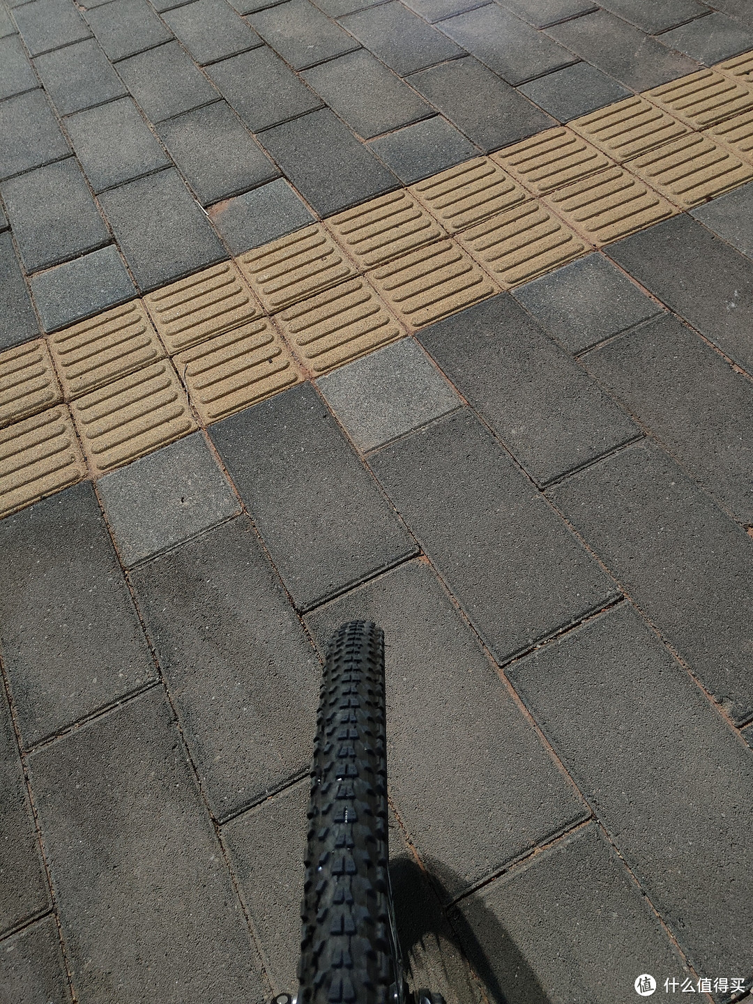 索尼imx766怎么样,realmegtneo2对比realme大师探索版