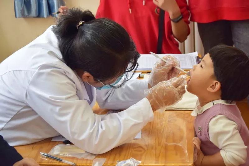 口腔医院义诊走进幼儿园,少伟口腔