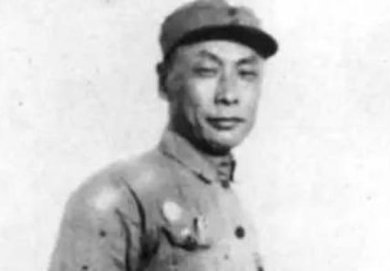 1950年国民*党**一县长落难，求陈毅找工作，陈老总：不会忘记朋友