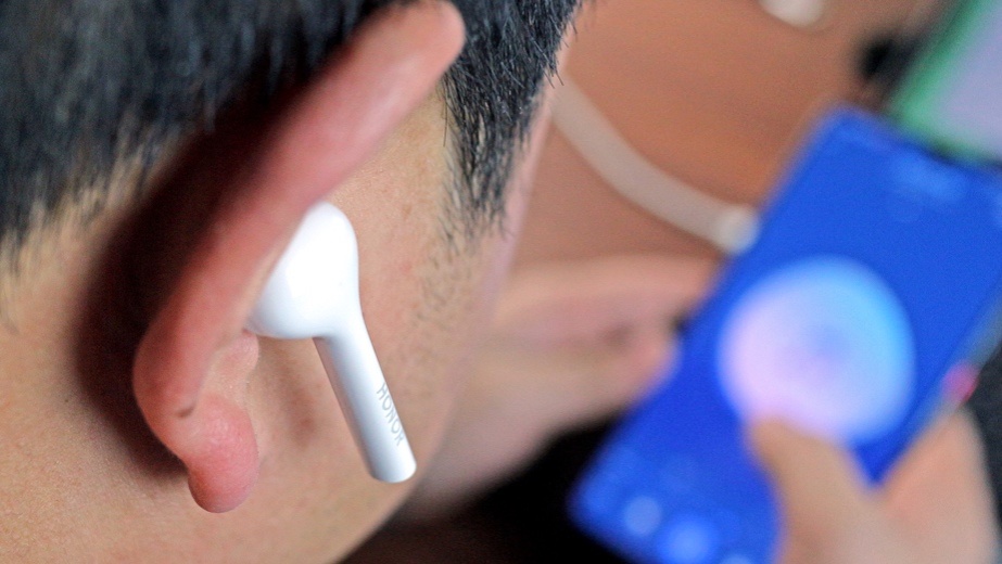 荣耀蓝牙耳机flypods3与青春版,荣耀flypods青春版蓝牙耳机怎么样