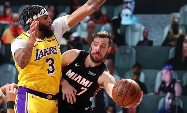 因伤不能打，德拉季奇坐在场边眼中带泪，这职业精神令人动容