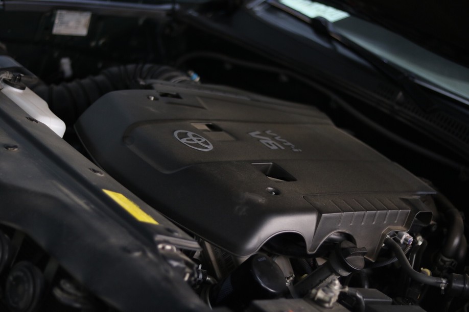 怪兽修车:修复一辆09款中东版丰田霸道,最终旧车变新车