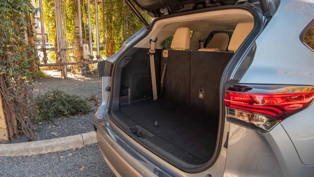 丰田汉兰达2020试驾视频,试驾汉兰达2020款外媒