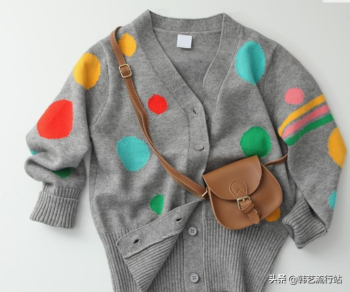 韩版宽松针织毛衣2017,最新款女士韩版手织毛衣18-21岁穿