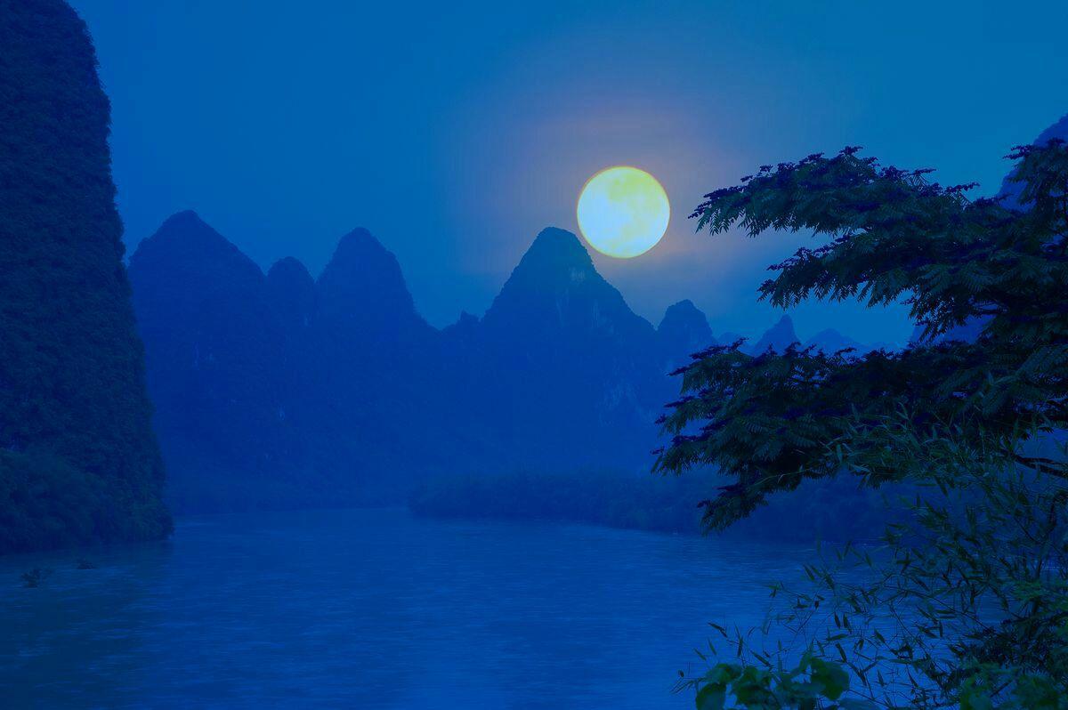 王维最精彩的山水诗，40个字的唐诗有30字在写秋天山林美景