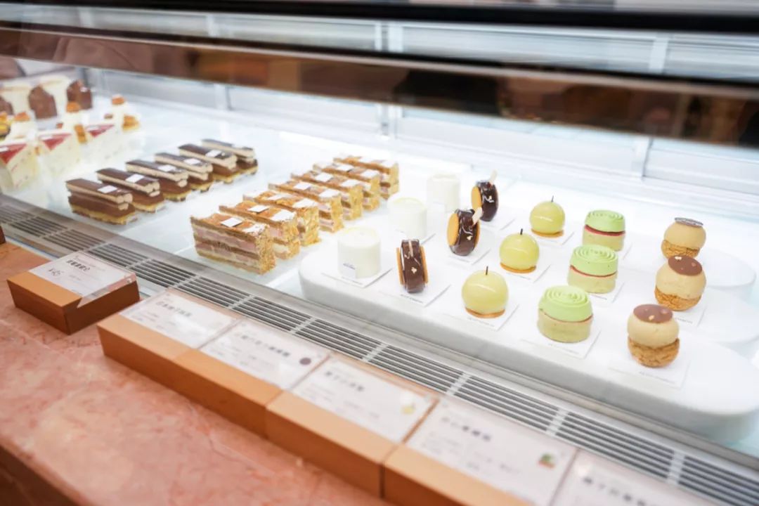 全球法式巧克力冠军默默卖了6年外卖，刚和老婆在西湖边开了新店