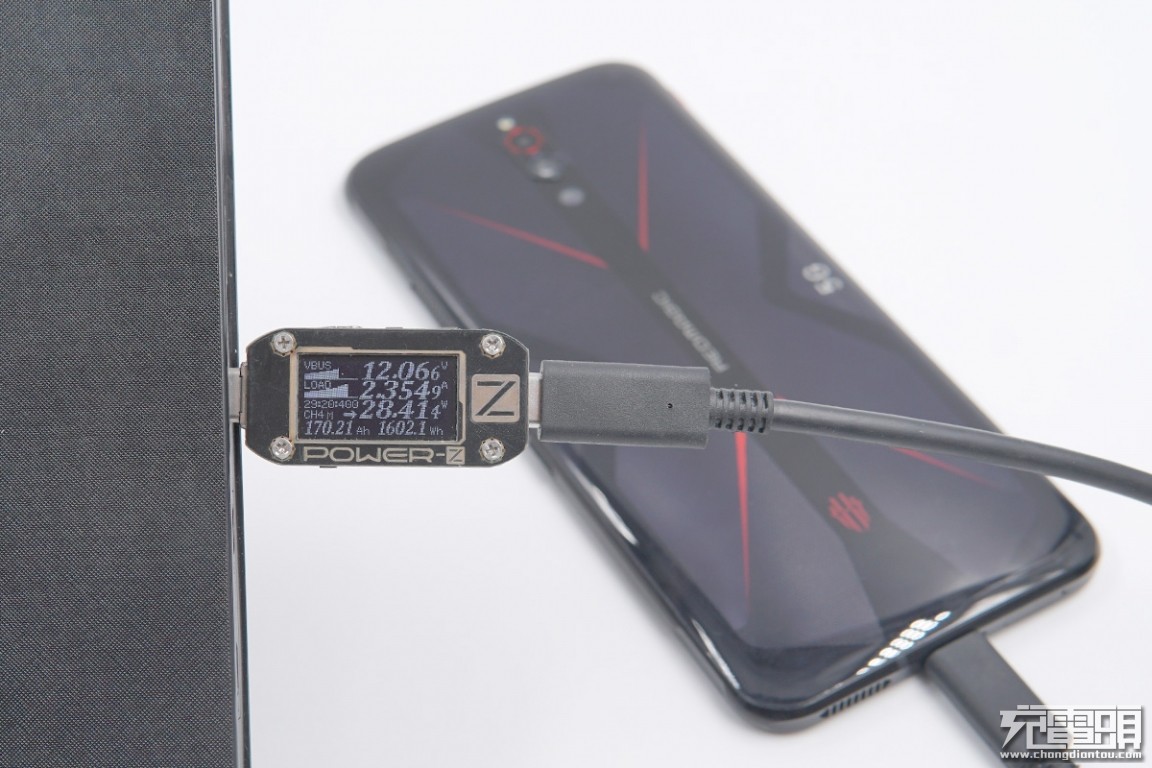 羽博20000毫安充电宝自带线评测,羽博充电宝插电