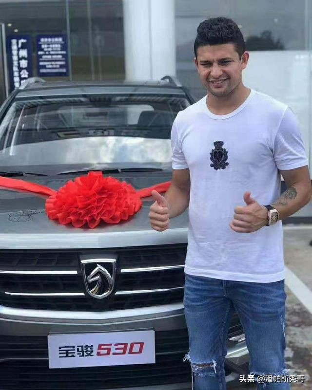 他是西班牙顶级中场，却从未效力于豪门，坐着公交车去训练