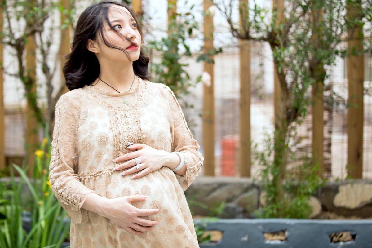 妈对女儿说要保护好自己,家长们都在告诉女儿要保护好自己