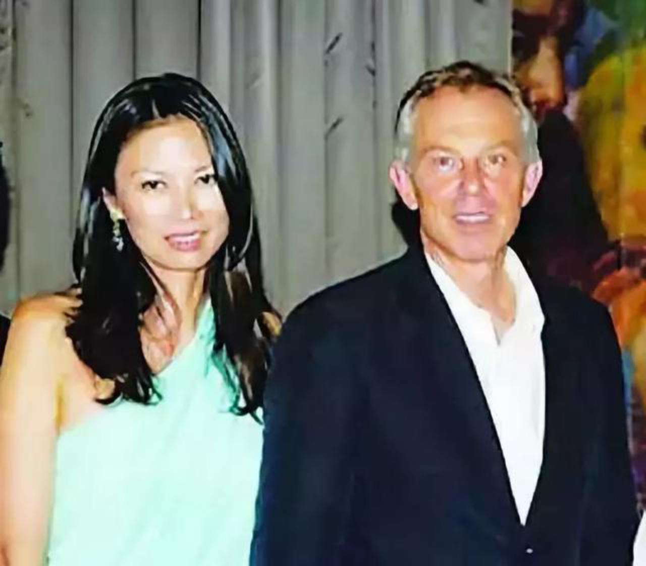 野心家邓文迪完整版,邓文迪前夫默多克家产