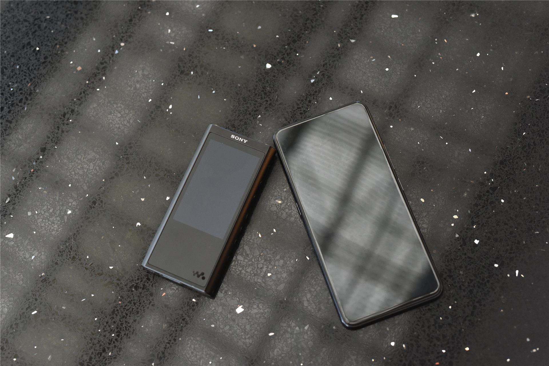 索尼nw-zx300a怎么导入歌词和图片,索尼nw-zx300a如何用作车载播放器