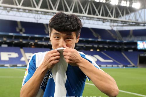 那些留洋归来的中国球员,走出半生归来仍是那个少年啥意思