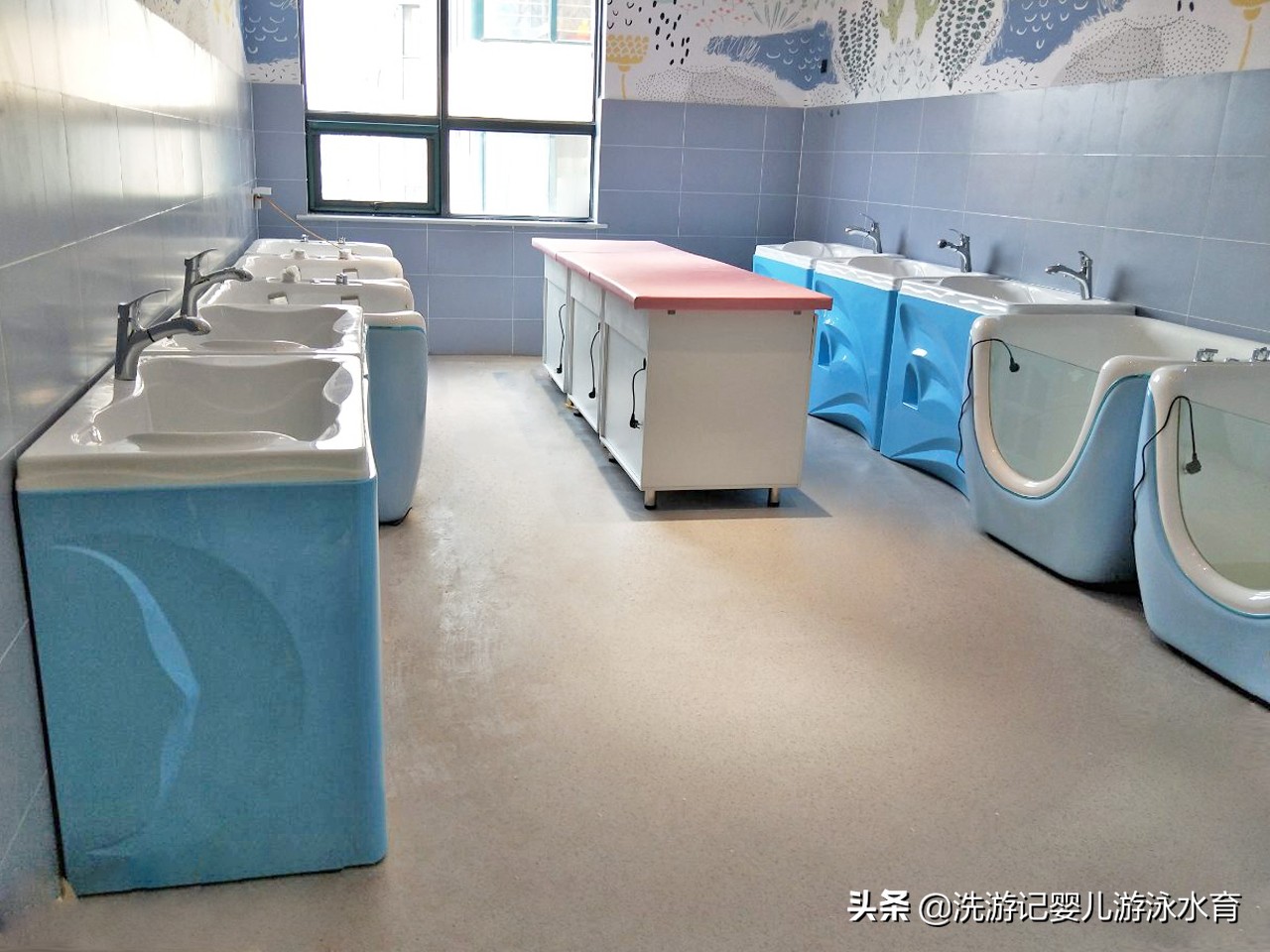 婴儿游泳馆加盟价格多少钱,小型婴幼儿游泳馆加盟