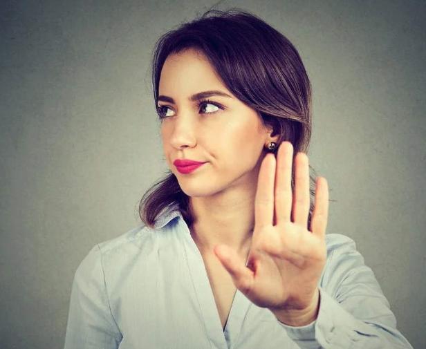 被领导骂后正确的做法和回复,被领导骂应该笑还是低头