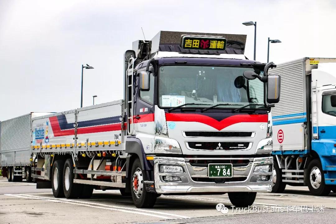 日本高速公路服务区随拍！卡车居然都这么帅