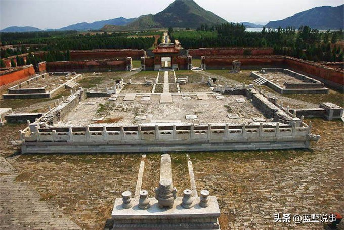 孝庄文皇后是皇太极亲自册封的吗,孝庄皇后死后为何不与皇太极合葬