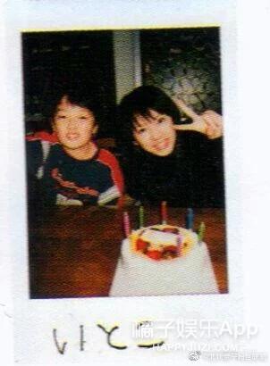 爸爸是前首相外孙，妈妈是第一美人？