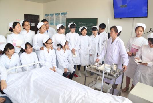 理科女生高薪专业,女生未来就业前景好薪酬高的专业