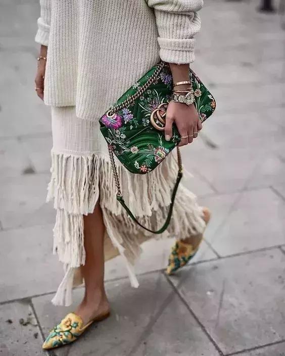 刘雯、倪妮不费力就很时髦原来是脚上的拖鞋太美了