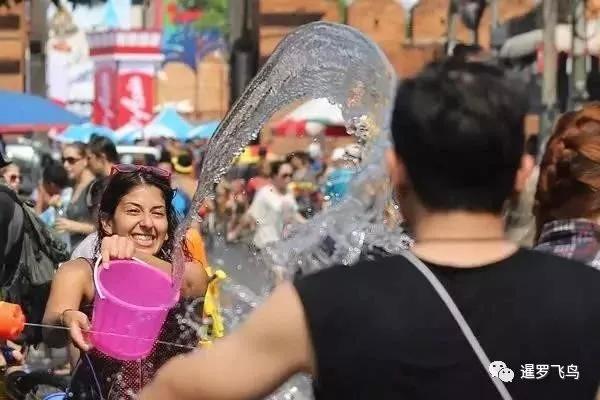 泰国泼水节vs西双版纳泼水节,2019年泰国泼水节视频