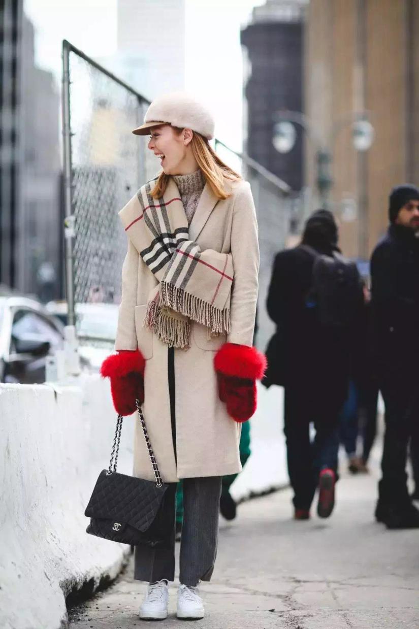 大衣围巾女冬季高级感系法,喜欢穿大衣的女孩子是什么风格