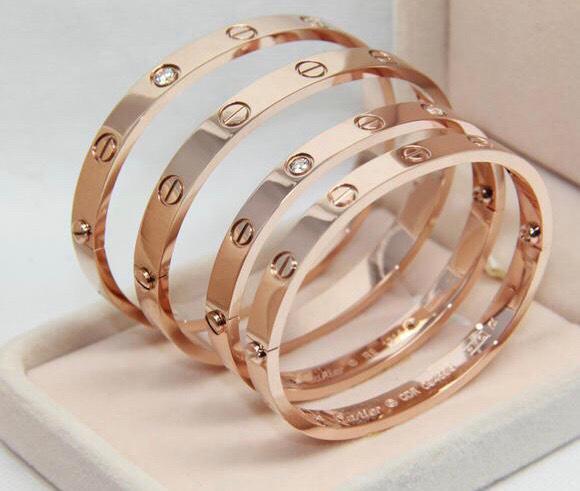 萧邦手表7颗钻代表什么,萧邦限定款手表七色彩钻