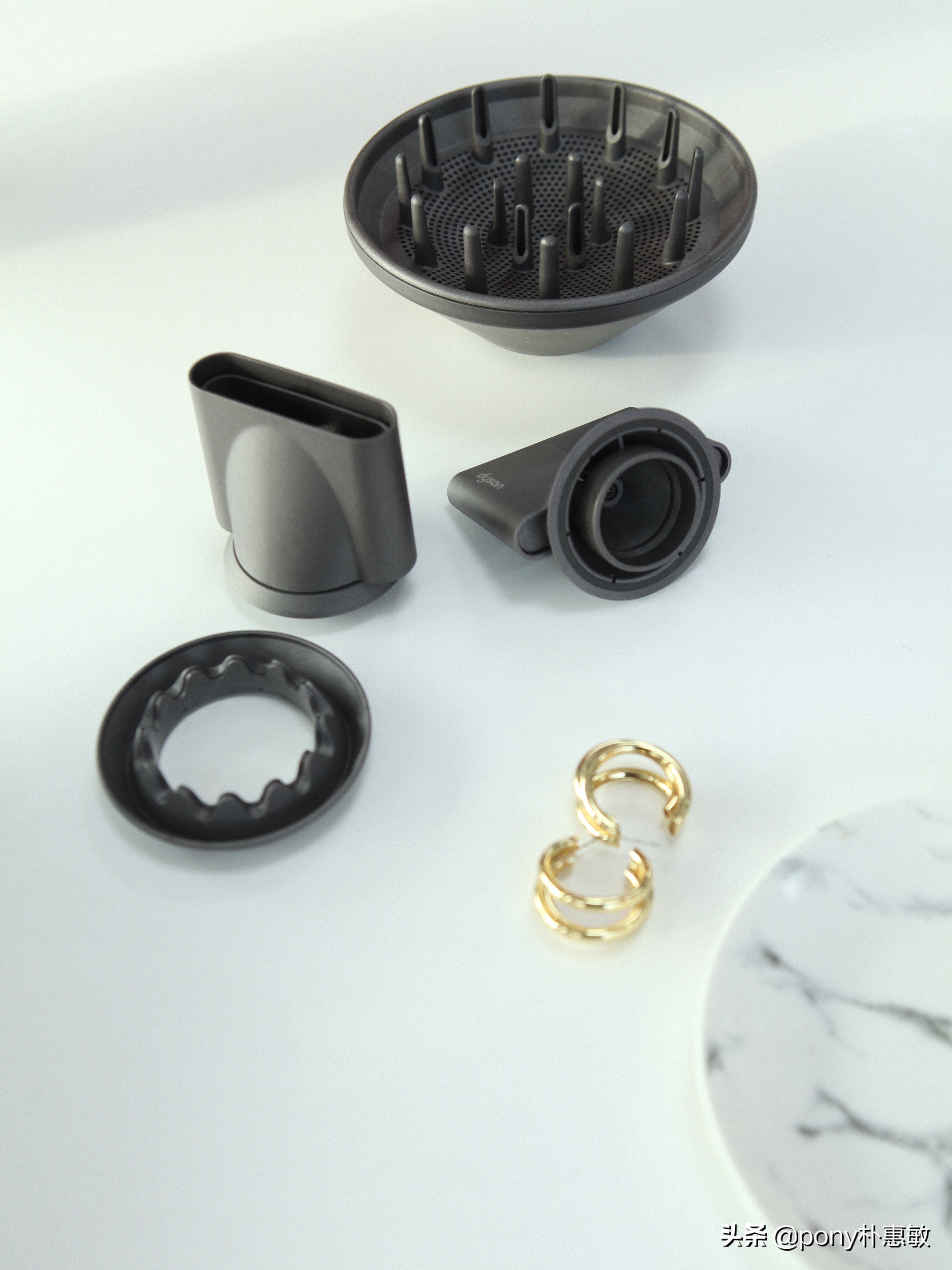 时尚博主人手一只的不是爱马仕，这份最新潮流秘籍请查收