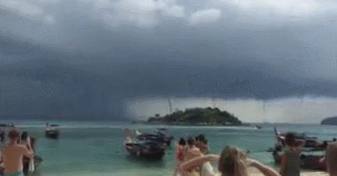 海陵岛龙吸水现象,海陵岛惊现龙吸水奇观