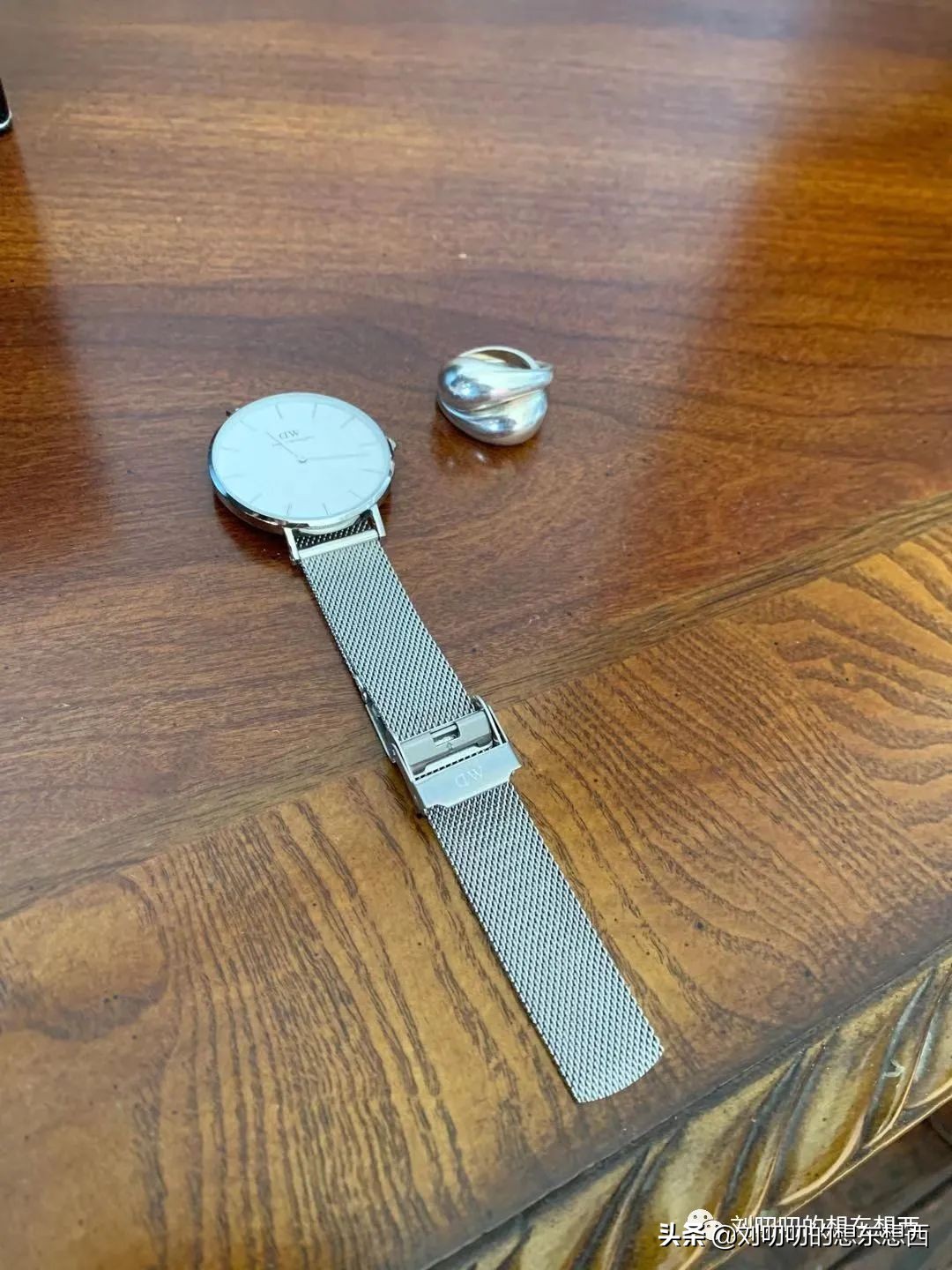 肩宽背厚120斤女生怎么穿显瘦,肩宽后背宽怎么穿显瘦