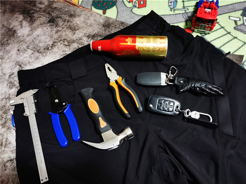 是短裤,也是移动的工具库——单导“黑洞”短裤简评