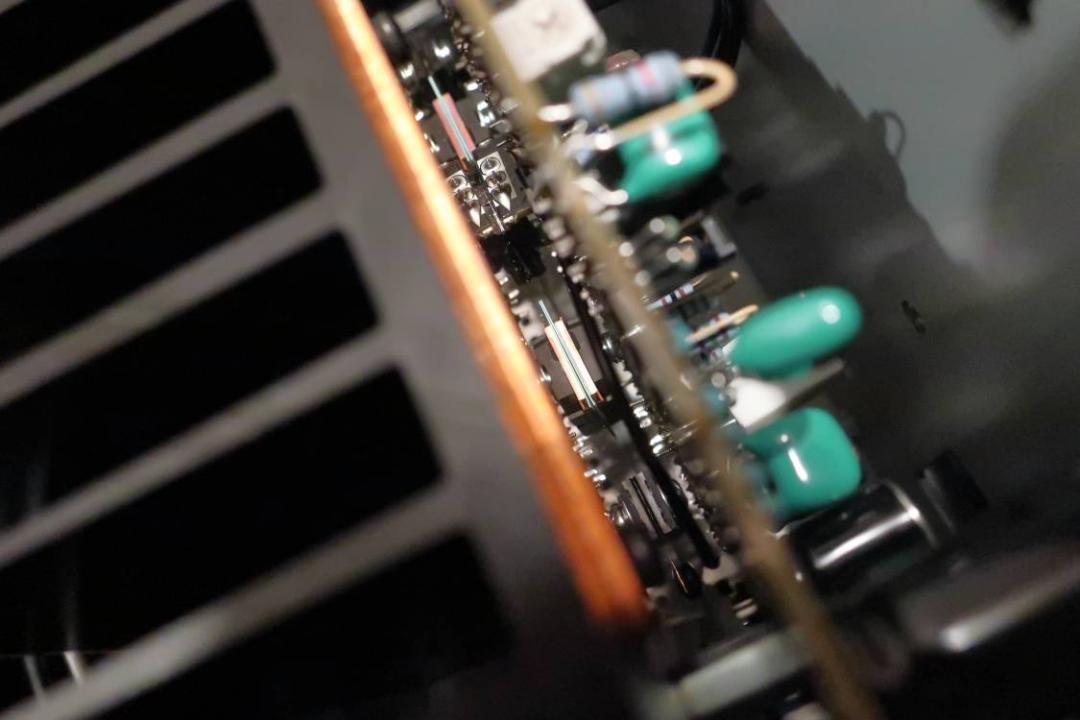 评测|天龙110周年纪念版PMA-A110合并式功放