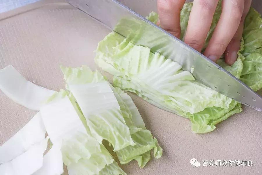 宝宝不爱喝水喝奶粉又上火怎么办,宝宝不爱喝水加什么好