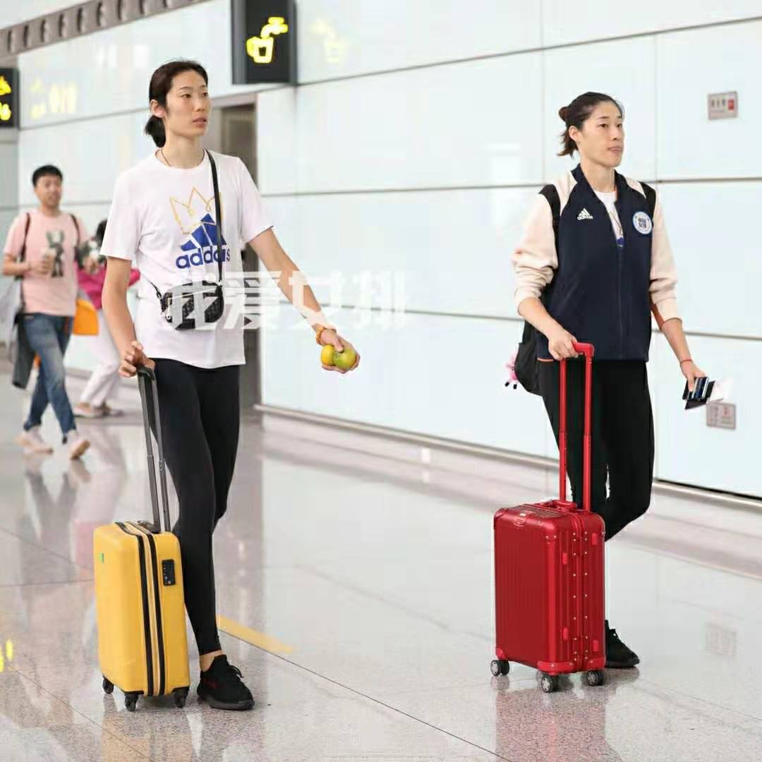 朱婷奥运会举旗手,朱婷拿火炬