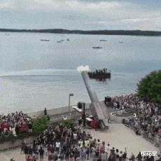 电梯里的妹子通常咋启齿搭讪比力好啊？哈哈