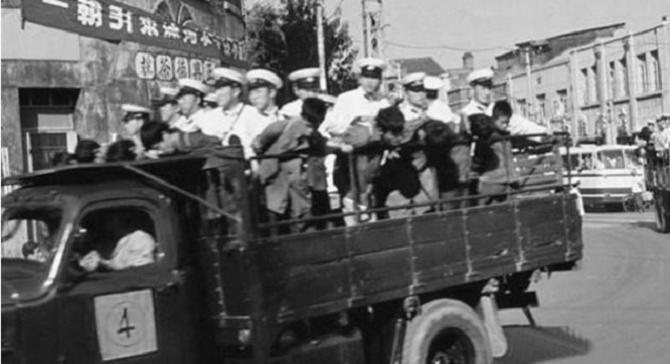 这老流氓人称“飞毛腿”，380名姑娘遭其毒手，作案只因夫妻不和