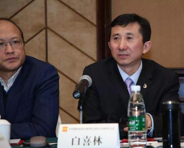 易建联夜店事件详解,当年易建联打胡金秋