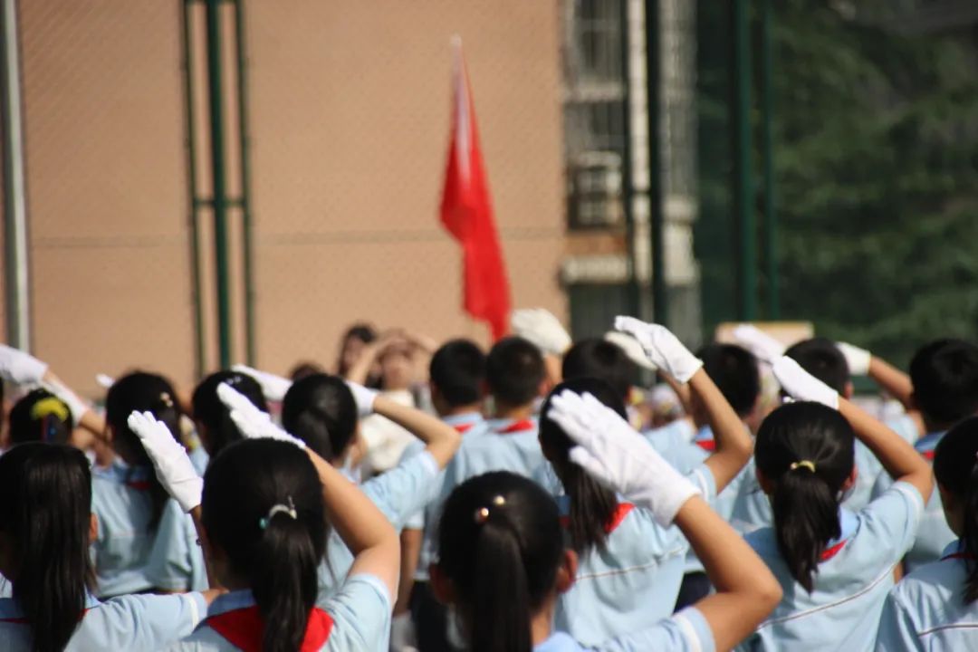 建*党**百年喜迎国庆——西安经开第二小学队列队形广播*比操**赛