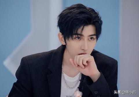 迪丽热巴参加跑男和baby对比,迪丽热巴是在哪一季入驻跑男的