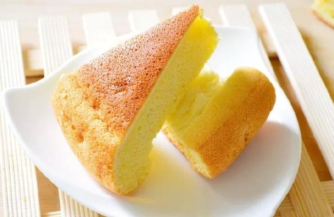 继全民凉皮，肉夹馍之后，电饭煲蛋糕又火了，详细步骤来了