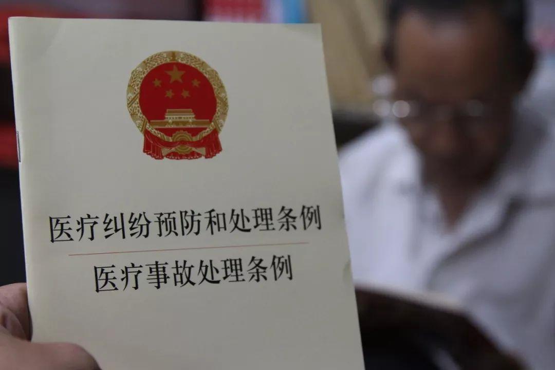 晚期癌症,子女们隐瞒病情、放弃治疗,怎么看?