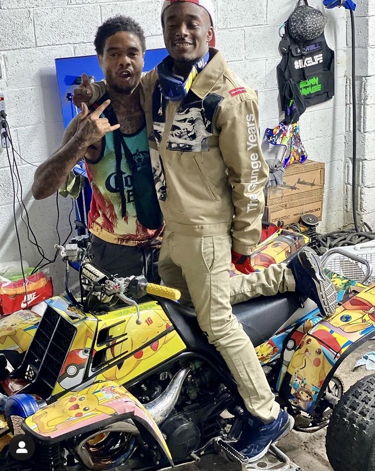 脑门上镶了亿元钻石的嘻哈青年，中二的他在想什么？