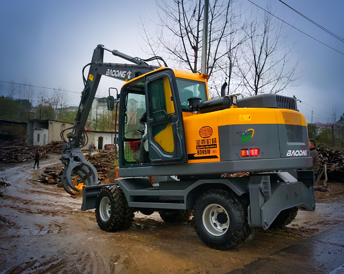 老手开挖掘机是真正的挖掘机,开挖机挖土用16个动作有多快