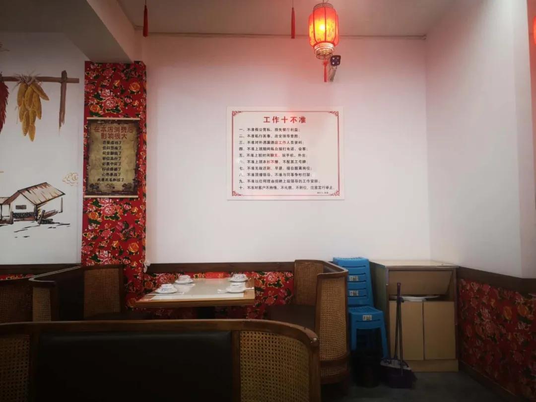 陵西街又换新餐厅“金手勺”“桥头排骨”两家评测