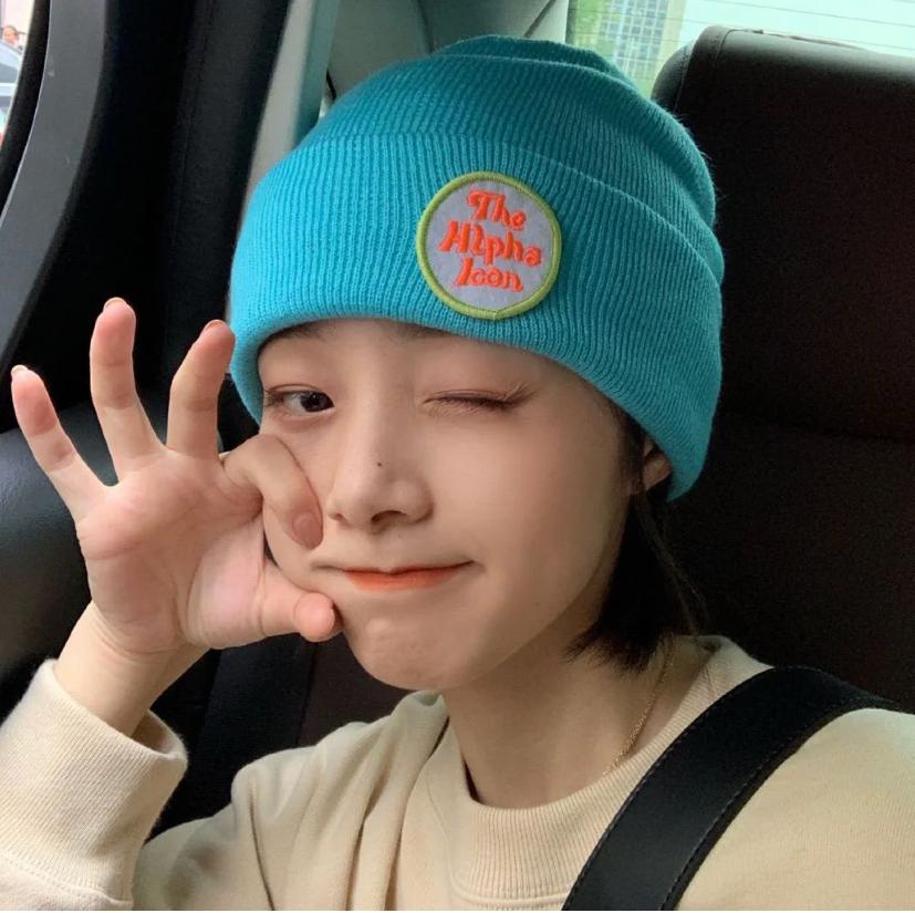 妈妈帽子大脸专用显脸小,棒球帽白色和黑色帽子哪个显脸小