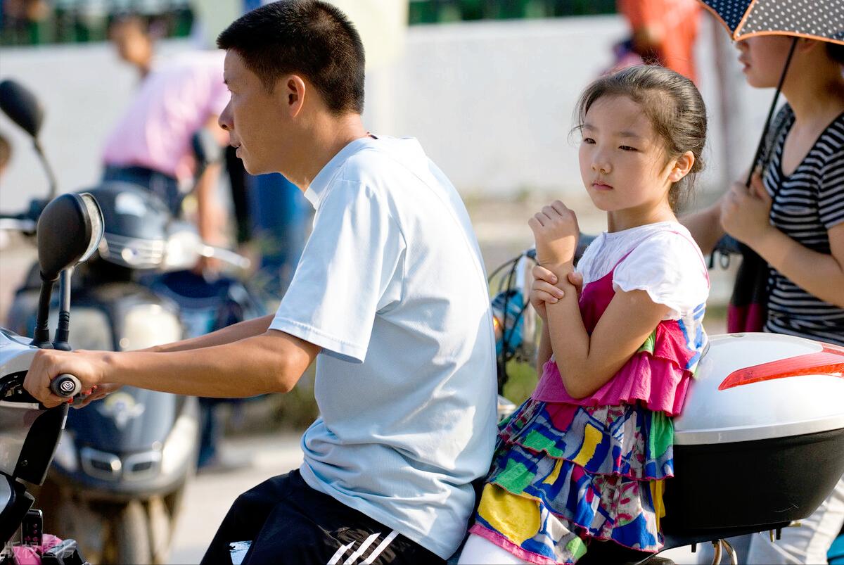 女生爱玛雅迪电动车选择,小个子带孩子雅迪电动车哪款好用